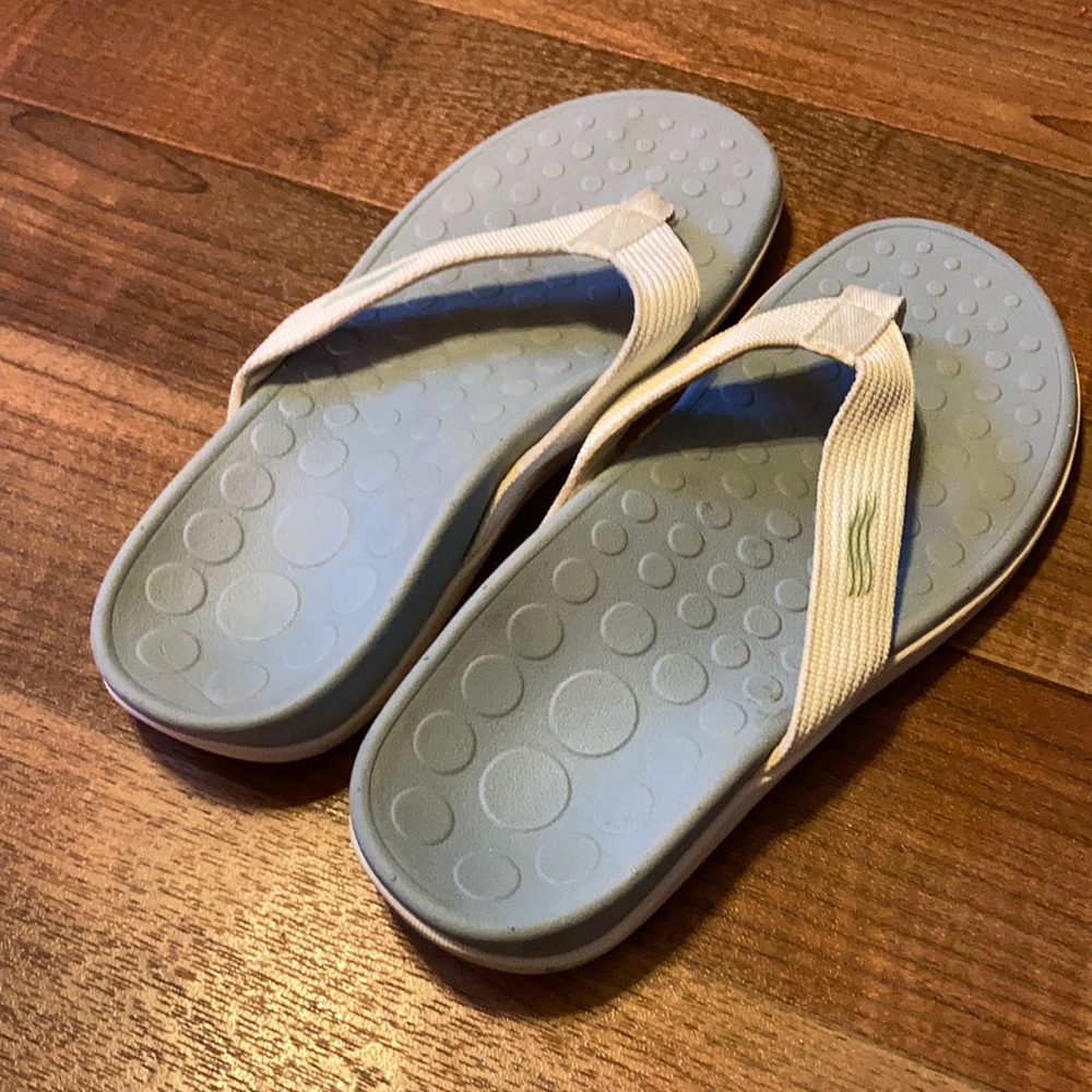 Orthaheel wave style thong flip flops size 6M 7W